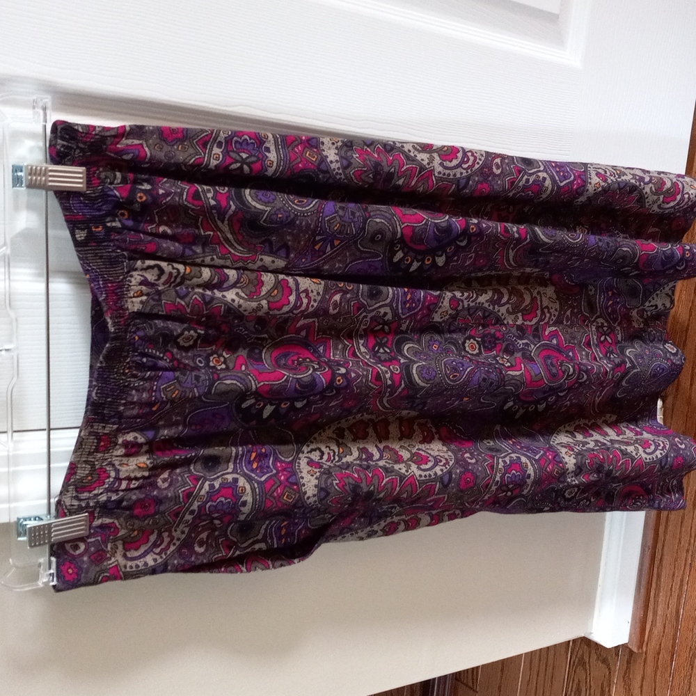 Purple/red pattern skirt